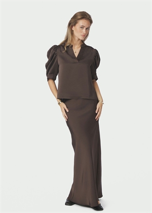 Roella heavy sateen bluse Dark Brown Neo Noir 